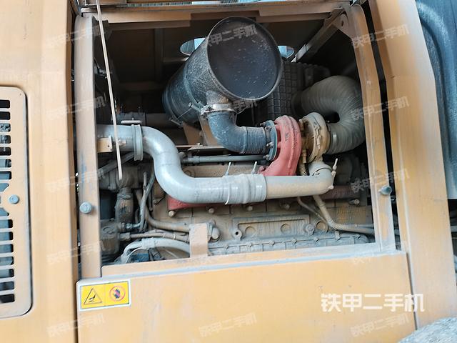 发动机左侧（整机外观及大件）