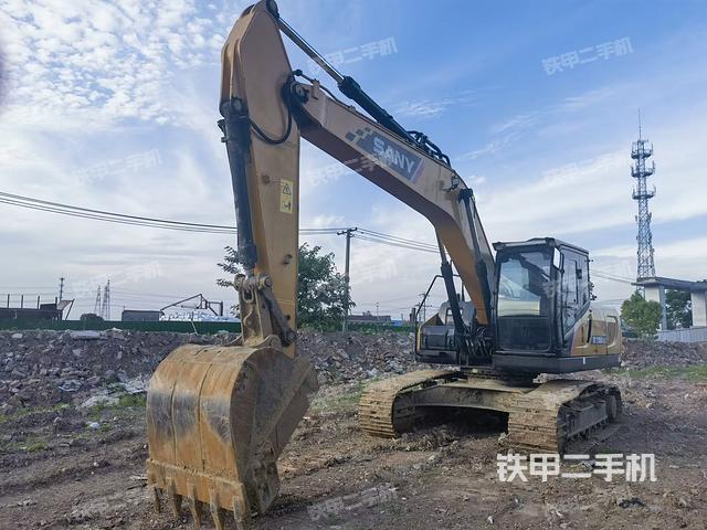 三一重工SY215C挖掘机