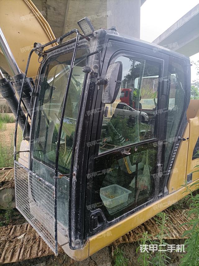 驾驶室整体（整机外观）