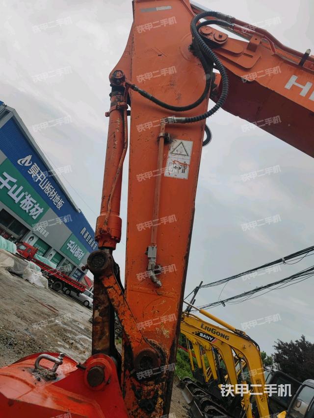 小臂整體左后(工作和回轉(zhuǎn)裝置) 小臂整體左后(工作和回轉(zhuǎn)裝置)