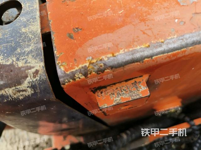 轉(zhuǎn)盤(pán)和下車(chē)架正前（工作和回轉(zhuǎn)裝置）