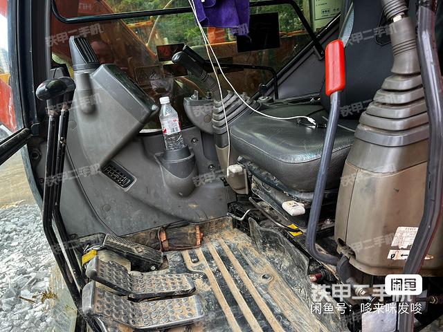 驾驶室整体（整机外观）