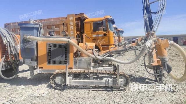 整机右侧（设备外观及核心部件）