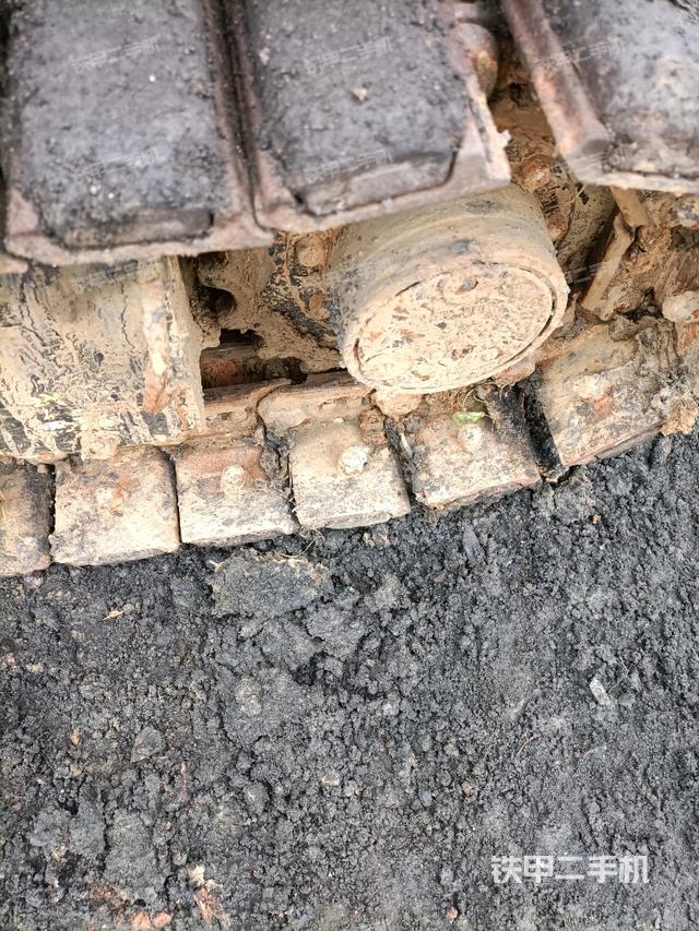 右驅(qū)動輪（行走機(jī)構(gòu)）