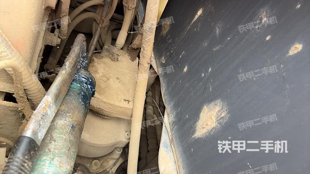 回转马达和主控阀（整机外观）