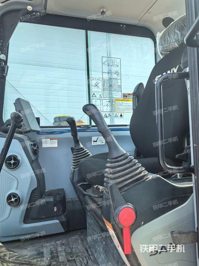 驾驶室整体（整机外观）