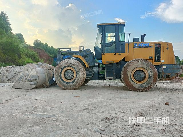 工作装置整体（整机外观及大件）