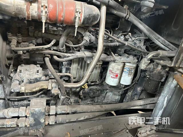 发动机右侧（整机外观及大件）