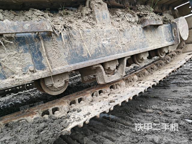 右驅(qū)動(dòng)輪（行走機(jī)構(gòu)）