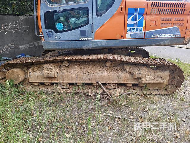 单侧履带整体（整机外观）