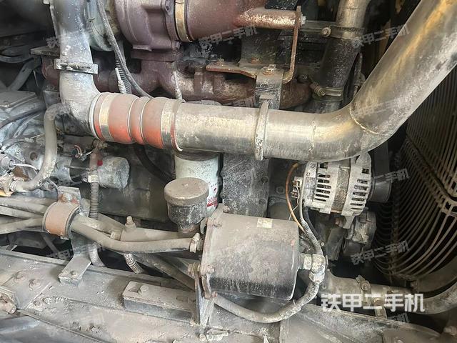 发动机左侧（整机外观及大件）