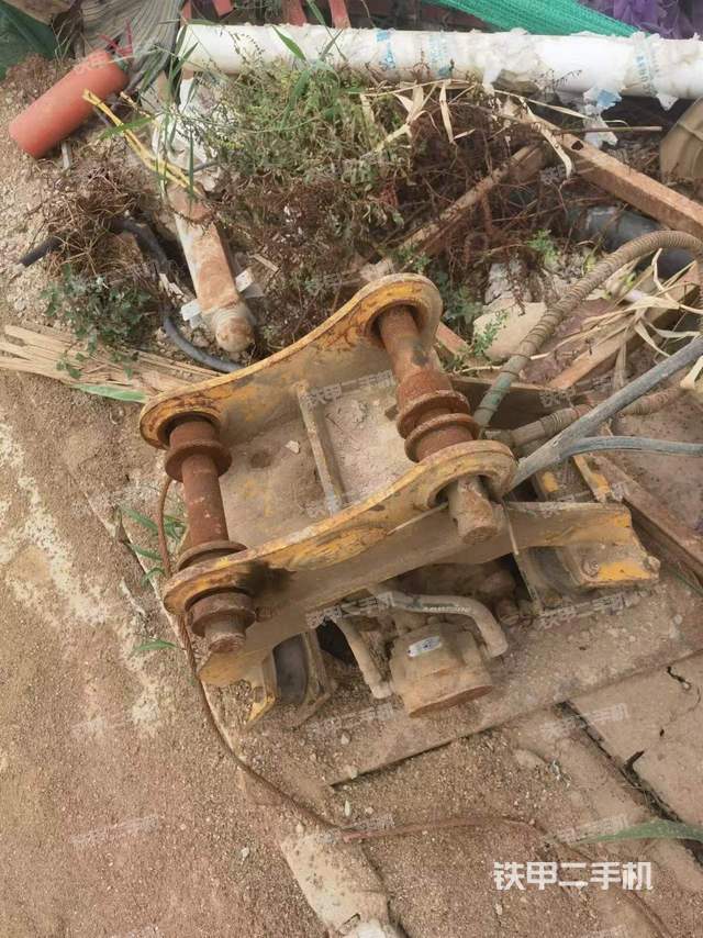 整机右侧（设备外观及核心部件）