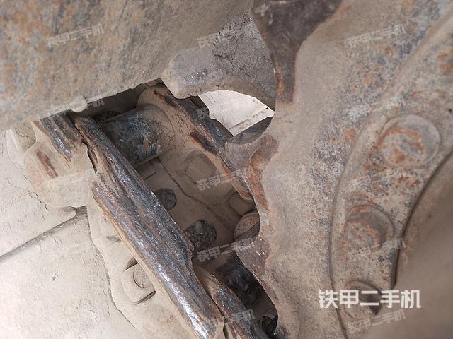 驾驶室顶部（整机外观）