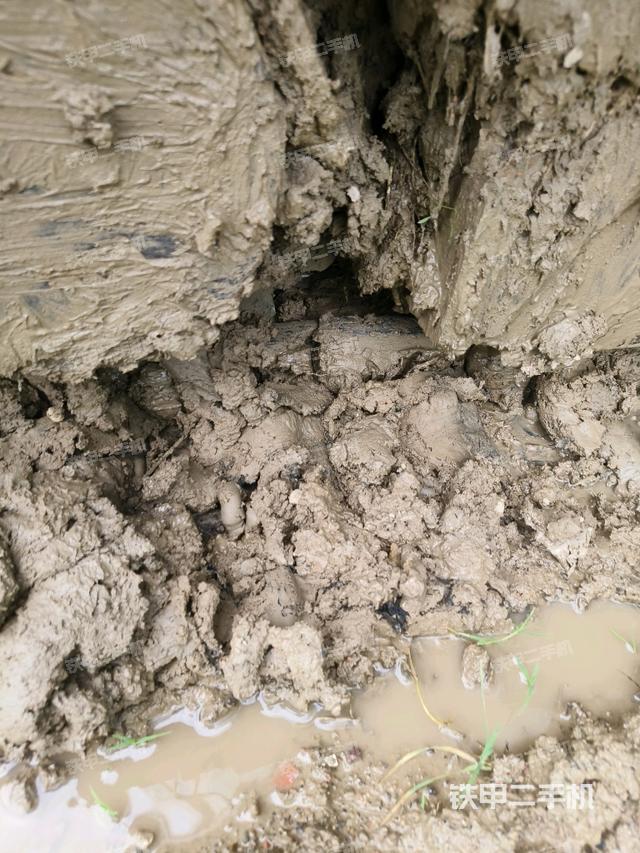 左驅(qū)動(dòng)輪（行走機(jī)構(gòu)）