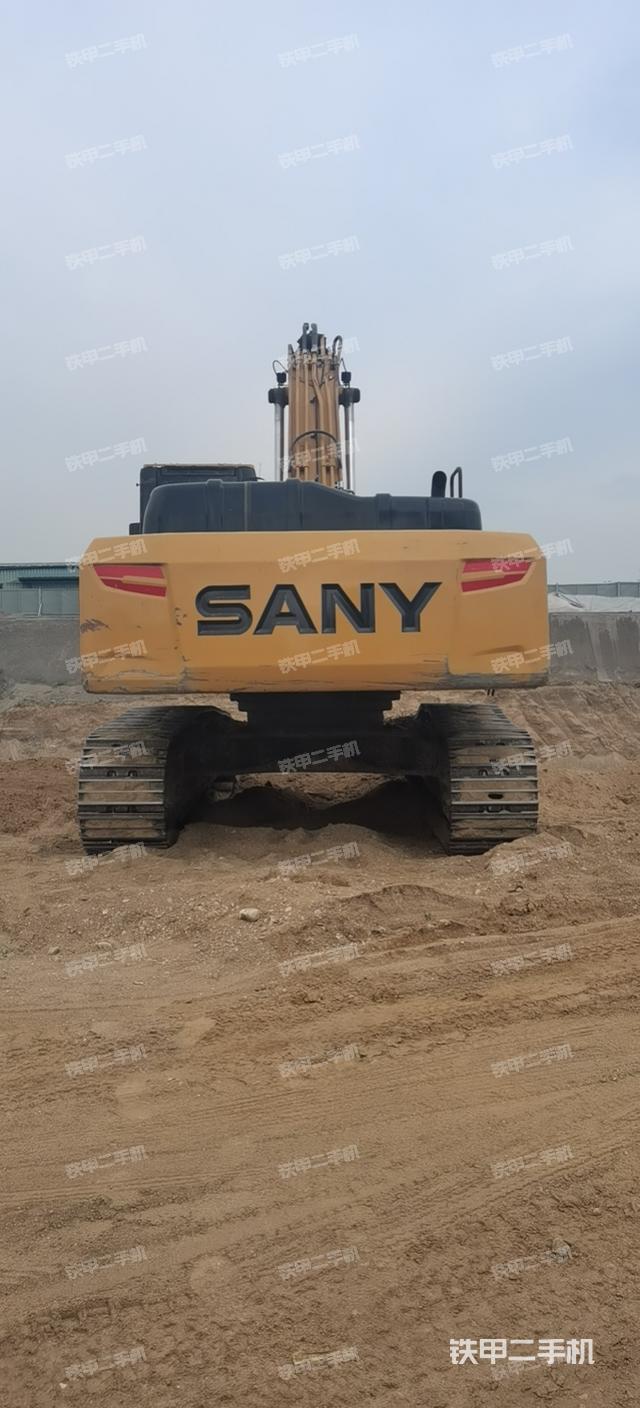 驾驶室顶部（整机外观）