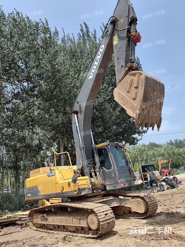 沃尔沃EC250D挖掘机