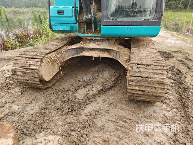 轉(zhuǎn)盤和下車架正前（工作和回轉(zhuǎn)裝置）