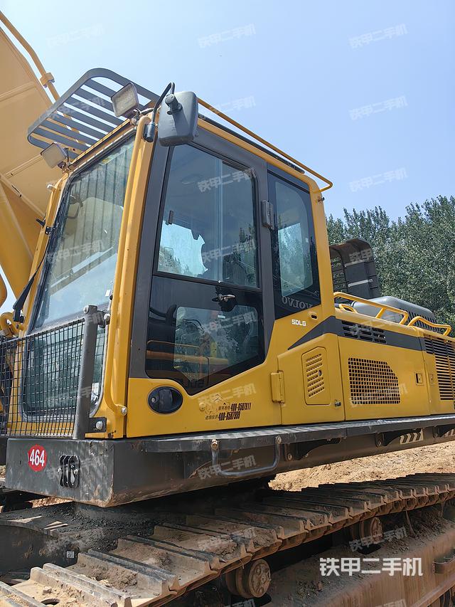 驾驶室整体（整机外观）