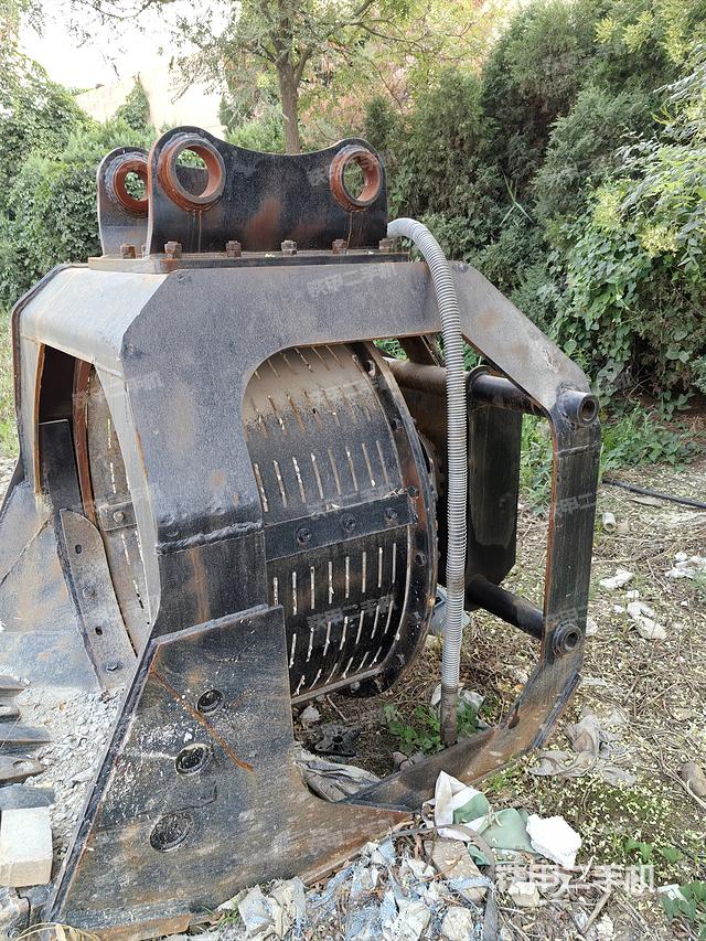 整机右后45°（设备外观及核心部件）