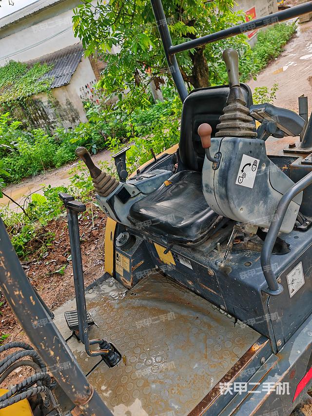 驾驶室整体（整机外观）