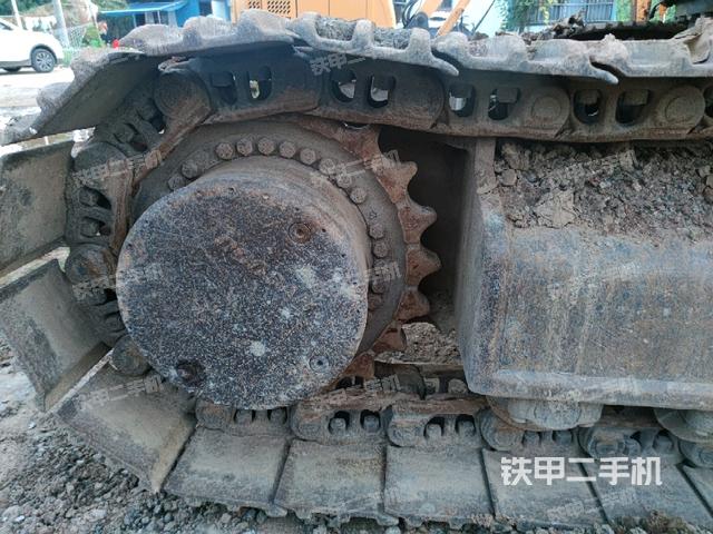 右驅(qū)動(dòng)輪（行走機(jī)構(gòu)）