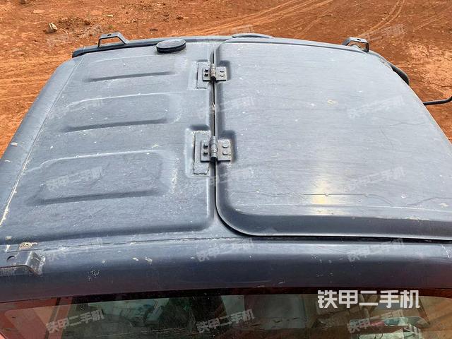 驾驶室顶部（整机外观）