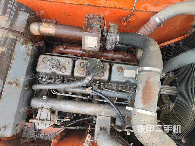 發(fā)動(dòng)機(jī)室（上車部件）