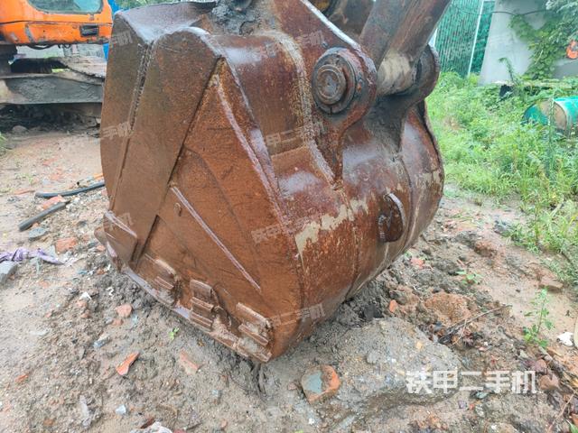 鏟斗右后整體（工作和回轉(zhuǎn)裝置）