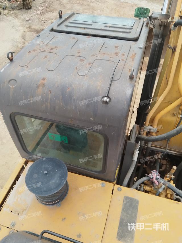 驾驶室顶部（整机外观）