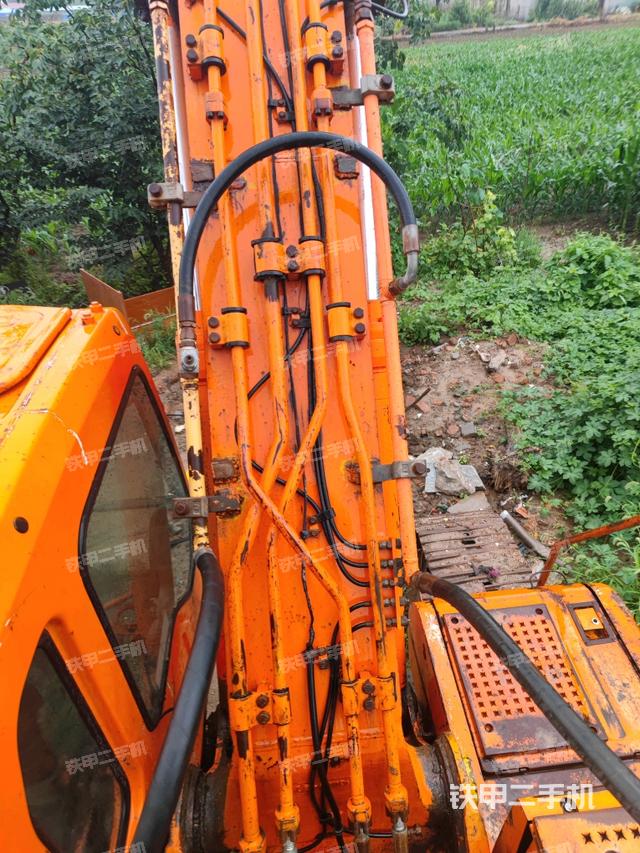 大臂背部俯視（工作和回轉(zhuǎn)裝置）