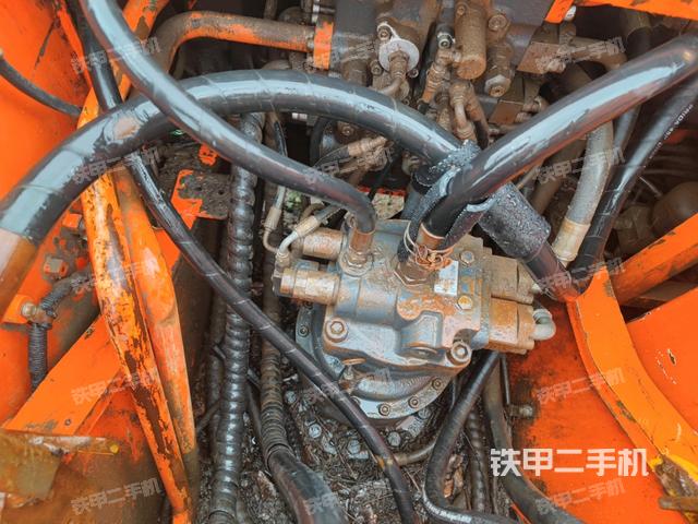 回轉(zhuǎn)馬達(dá)（上車部件）