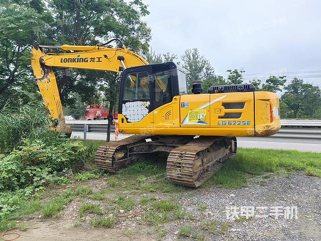 龙工LG6225E挖掘机