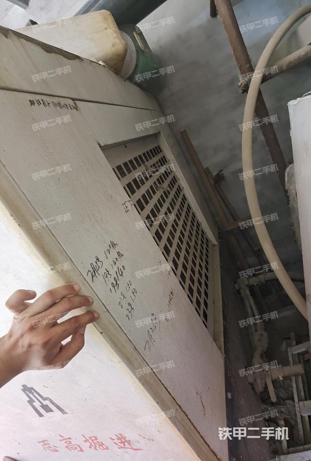 整机右侧（设备外观及核心部件）