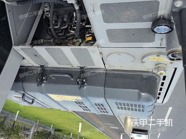 驾驶室顶部（整机外观）