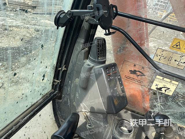 驾驶室整体（整机外观）