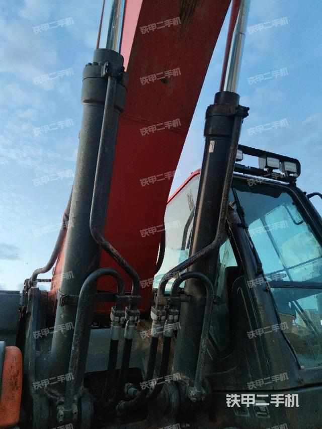 大臂油缸整體?豎拍（工作和回轉(zhuǎn)裝置）