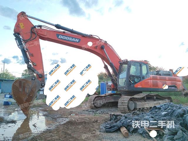 斗山DX420LC-9C挖掘機