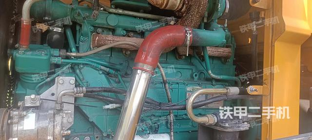 发动机右侧（整机外观及大件）