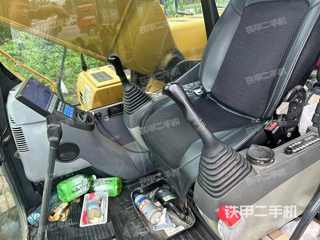 驾驶室整体（整机外观）