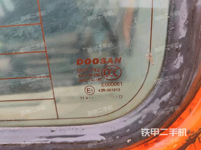 后窗玻璃角標(biāo)（駕駛室部分）