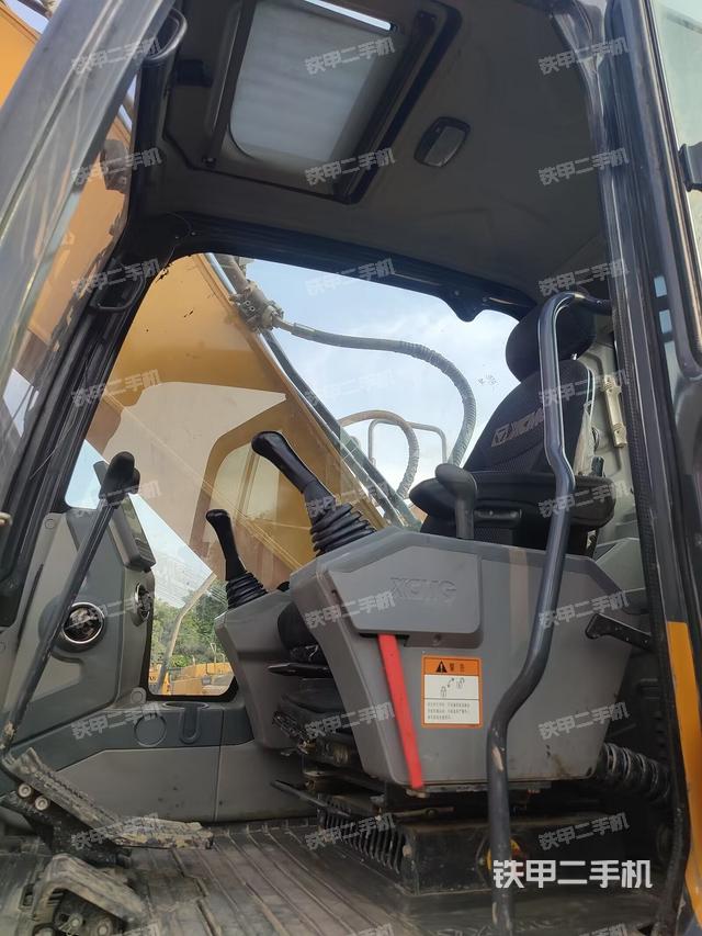 驾驶室整体（整机外观）