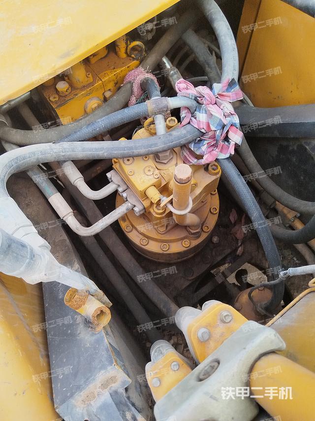 回转马达和主控阀（整机外观）