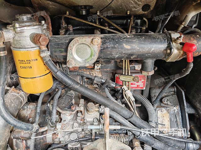 回转马达和主控阀（整机外观）