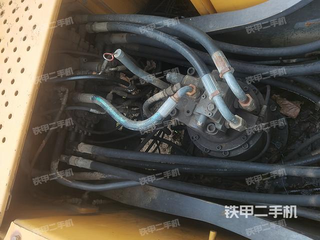 回转马达和主控阀（整机外观）