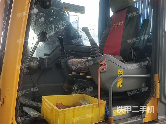 驾驶室整体（整机外观）