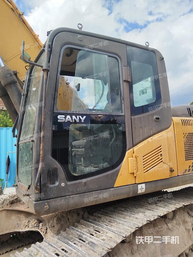 驾驶室整体（整机外观）