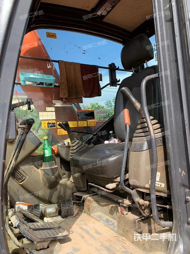 驾驶室整体（整机外观）