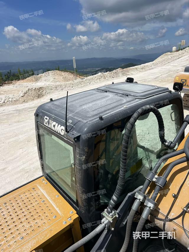 驾驶室顶部（整机外观）