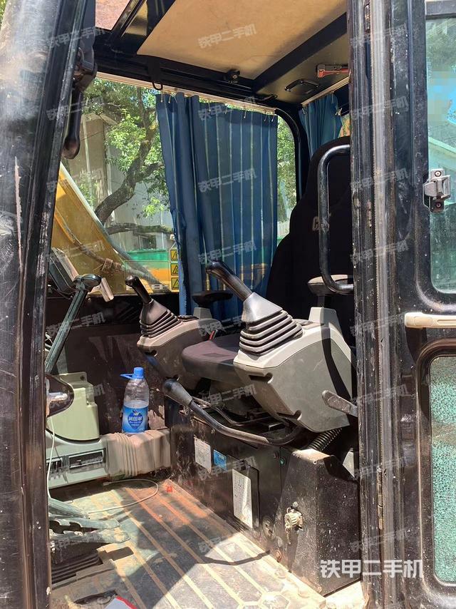 驾驶室整体（整机外观）