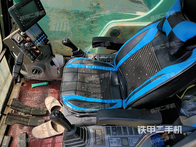 驾驶室操作台（设备外观及核心部件）